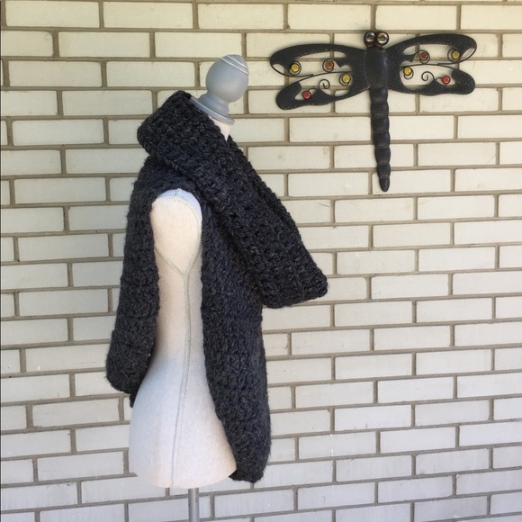 Hand made poncho - Picture 4 of 4